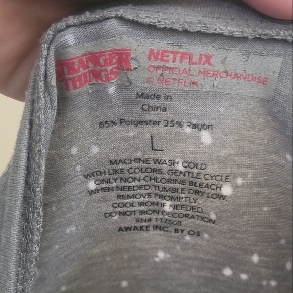 Stranger Things Shirt sz L - Picture 5 of 5